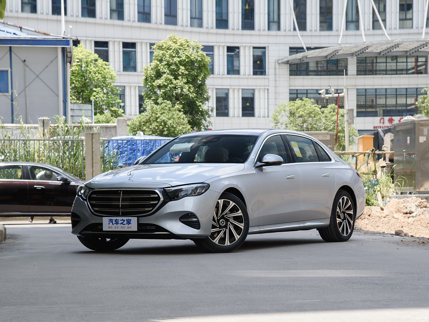 北京奔驰 奔驰E级 2024款 改款 E 300 L 豪华型